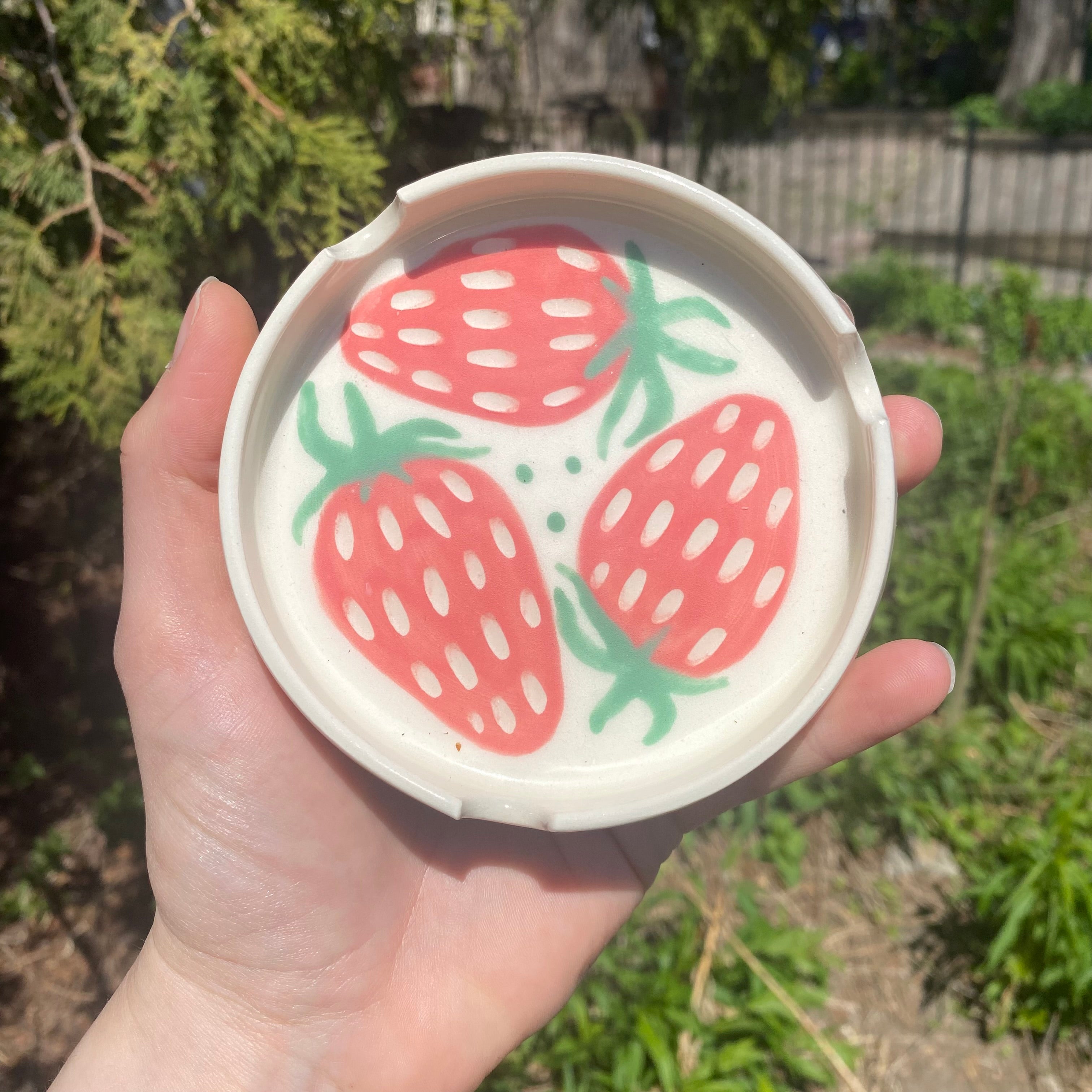 strawbby ashtrays