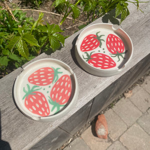 strawbby ashtrays
